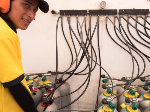 Dry filling of scuba tanks for nitrox applications.
